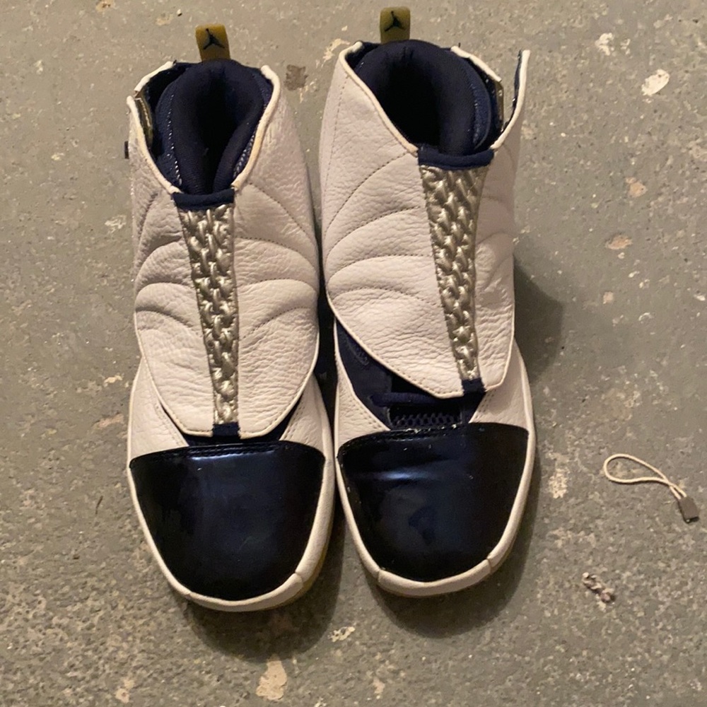 Air Jordan 16